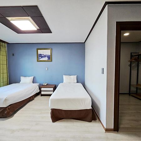 Sea Cliff Hotel Чеджудо Экстерьер фото