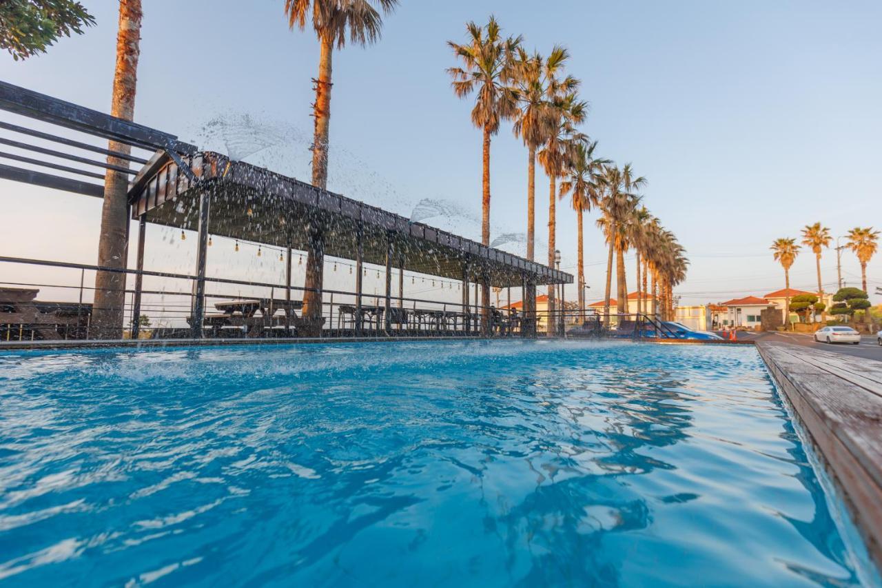 Sea Cliff Hotel Чеджудо Экстерьер фото