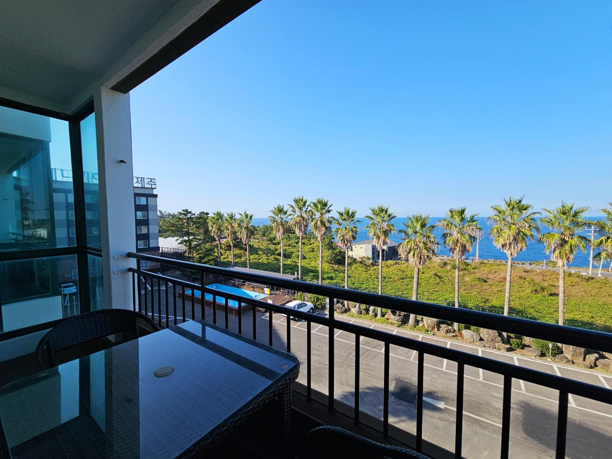 Sea Cliff Hotel Чеджудо Экстерьер фото