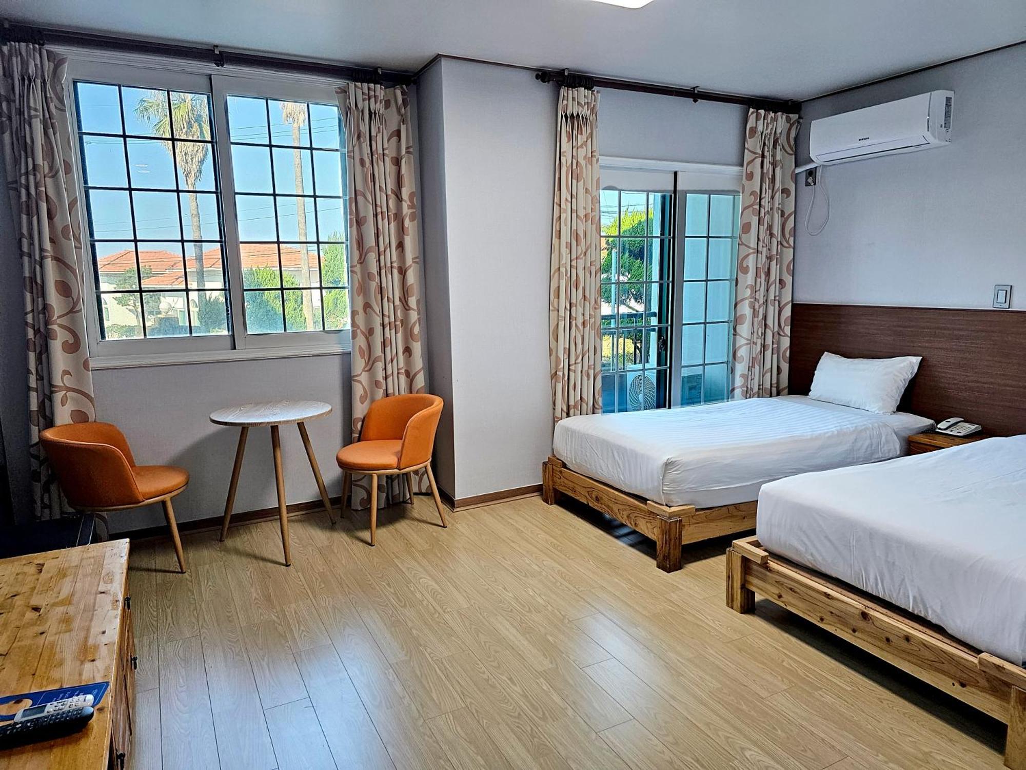 Sea Cliff Hotel Чеджудо Экстерьер фото