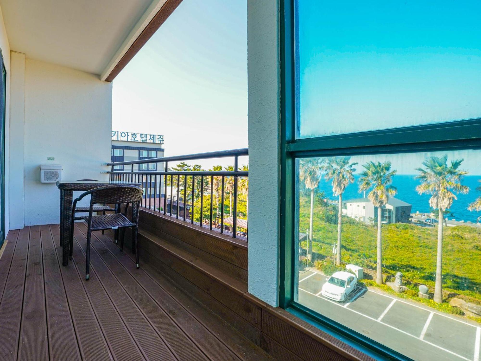 Sea Cliff Hotel Чеджудо Экстерьер фото